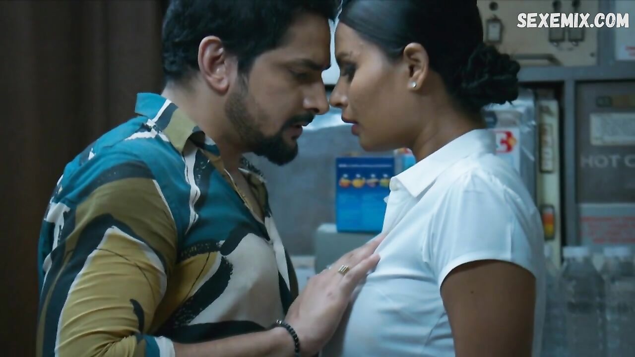 Amrita Das Gupta sexy scene in Mastram s01e03 (2020)