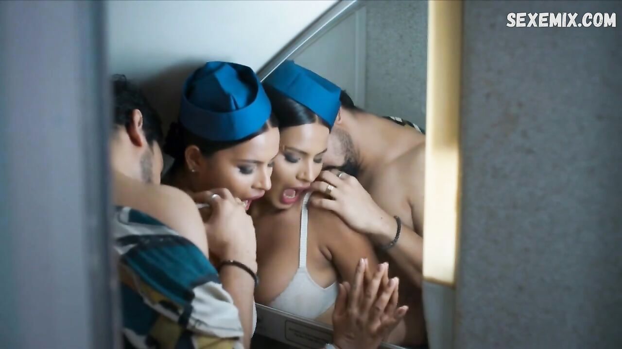 Amrita Das Gupta sexy scene in Mastram s01e03 (2020)