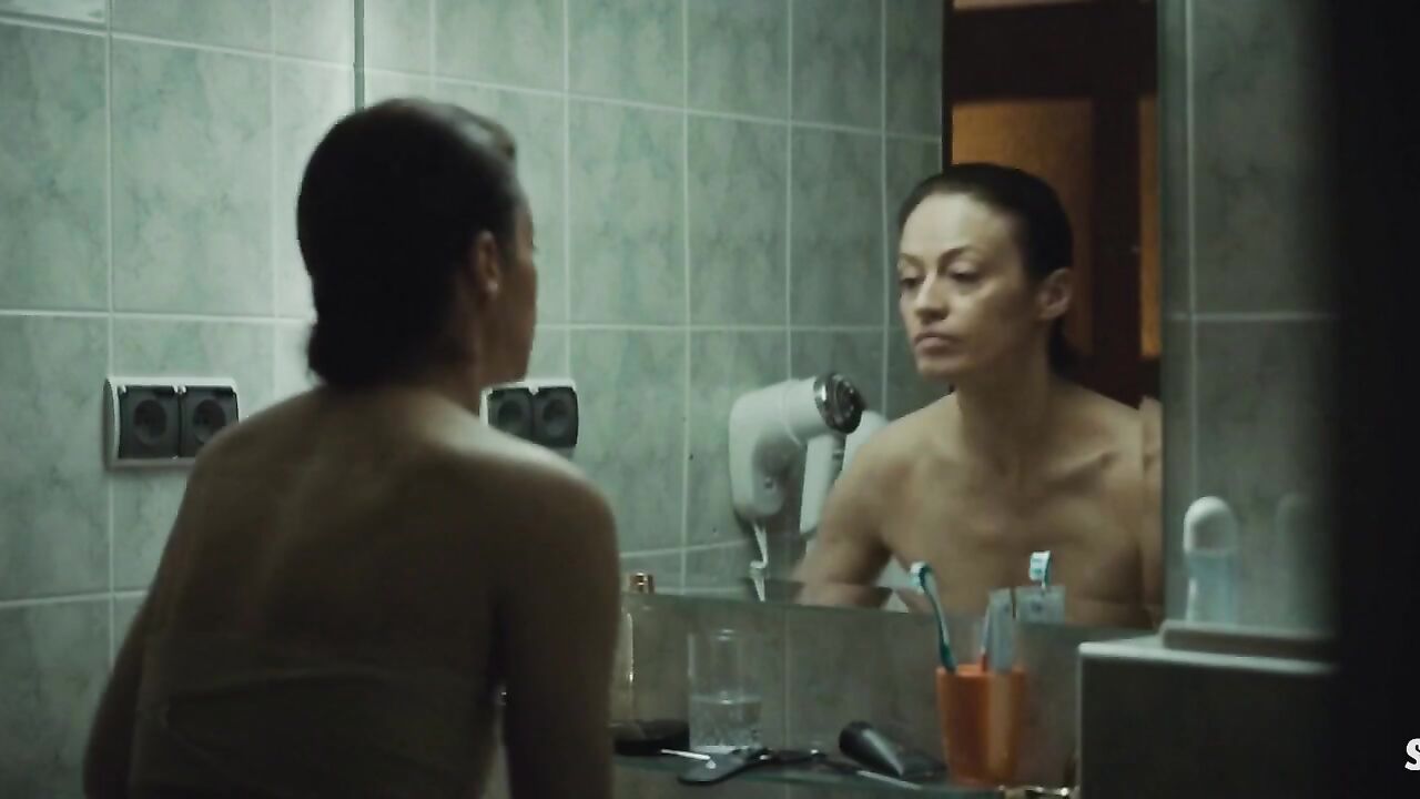 Magdalena Rozczka lesbian scene in Rojst 97 s02e01e03e04 (2021)