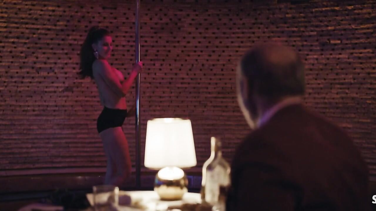 Magdalena Rozczka lesbian scene in Rojst 97 s02e01e03e04 (2021)