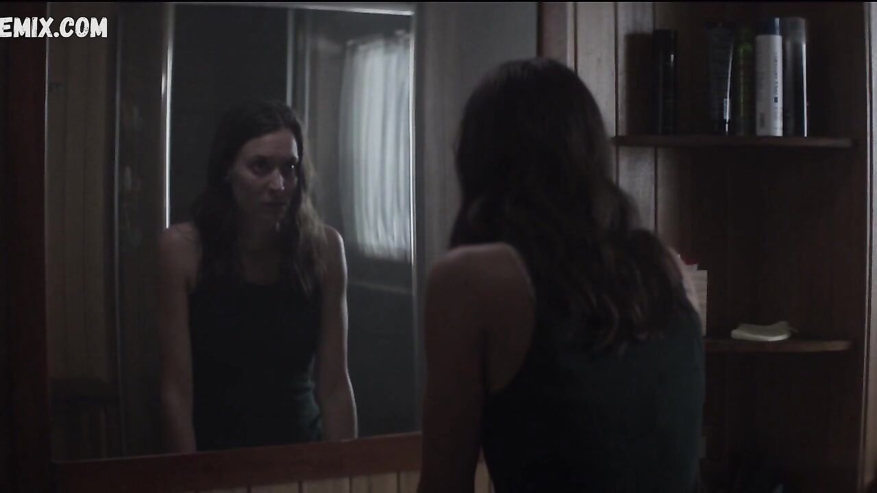 Nackte Josefin Asplund in der Dusche, Szene in Sanctuary s01e03e06 (2019)