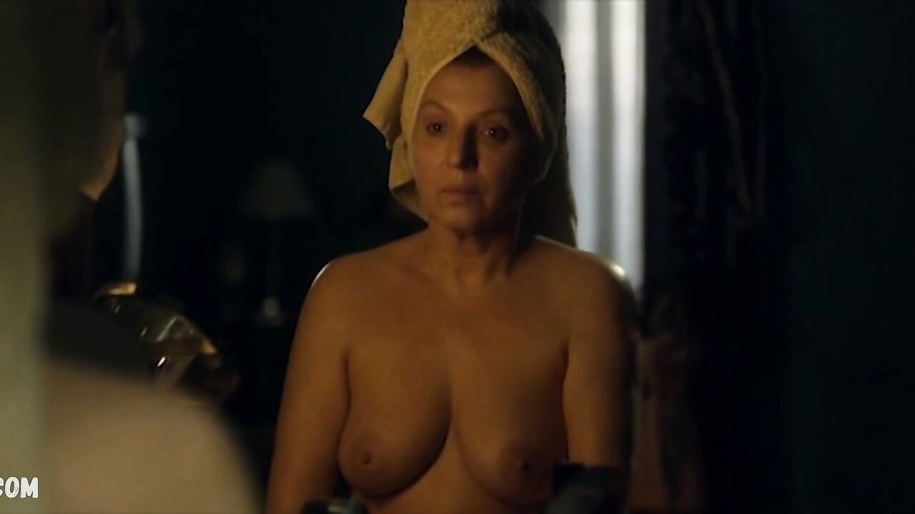 Mirjana Karanovic is showing bare tits, scene in A Good Wife (Dobra Zena) (2016)