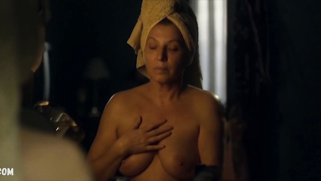 Mirjana Karanovic is showing bare tits, scene in A Good Wife (Dobra Zena) (2016)