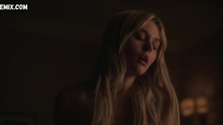 Emily Alyn Lind Blowjob-Szene in Gossip Girl s01e03 (2021)