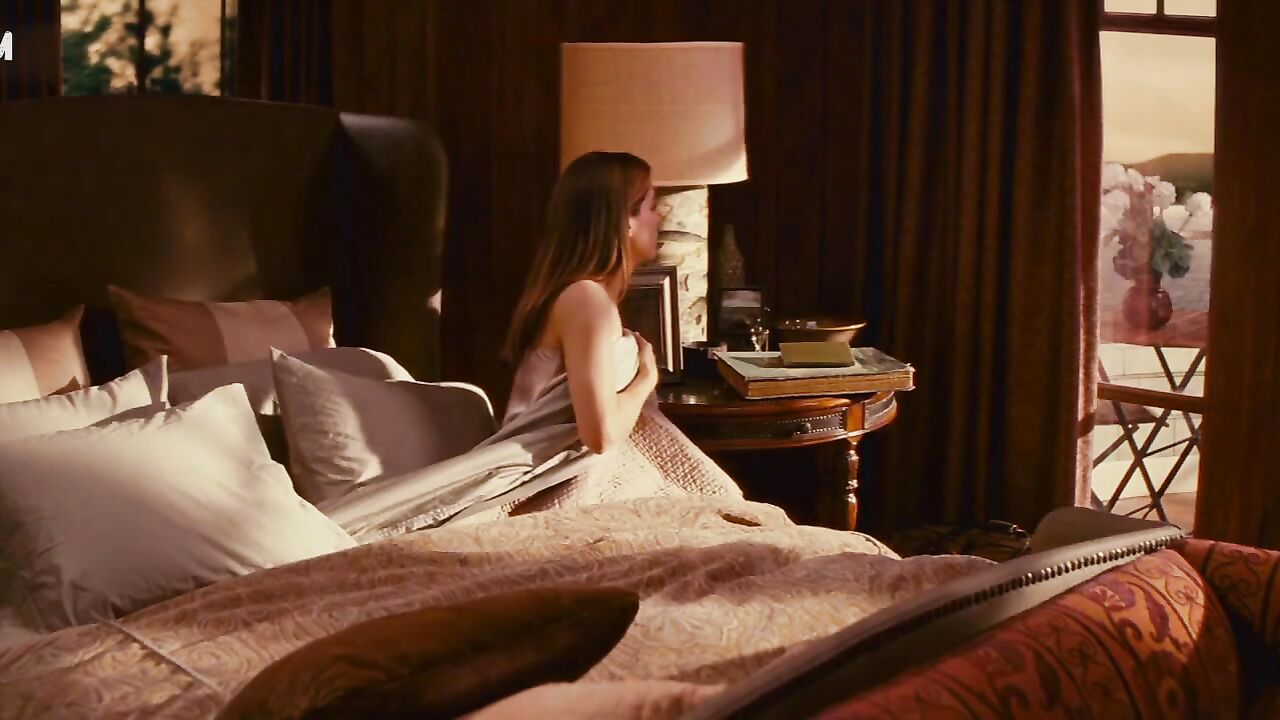 Sandra Bullock sexy scene in The Proposal (2009)