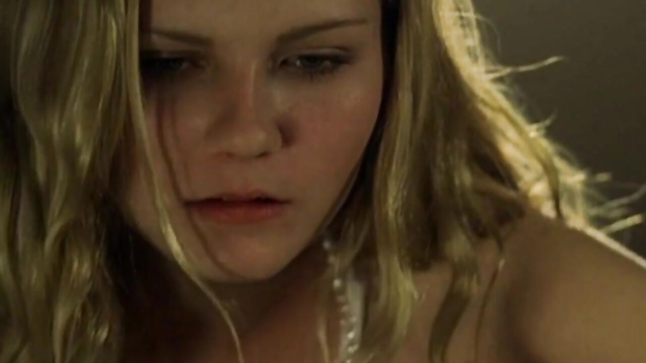 Sexy Szene von Julia Brendler und Kirsten Dunst in Deeply (2000)