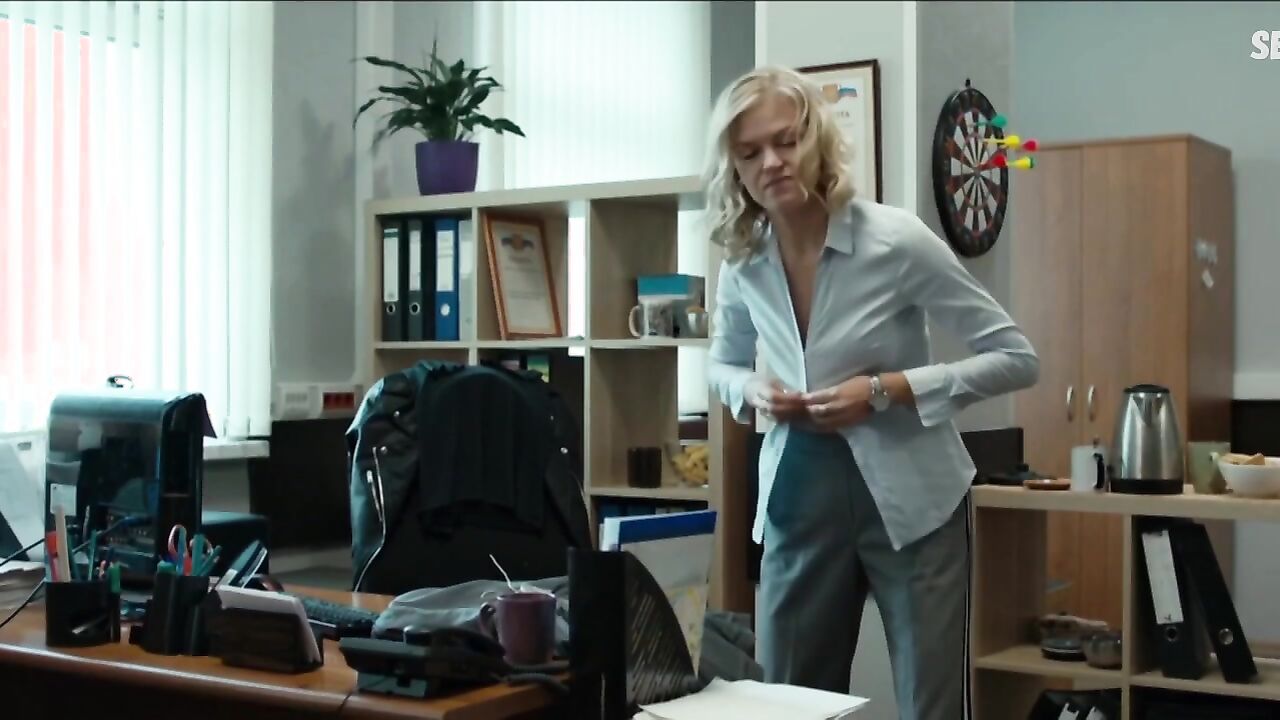 Anna Kotova Unterwäscheszene in Femida vidit s01e02 (2021)