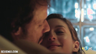 Maria Valverde underwear scene in Hermanos s01e01 (2014)