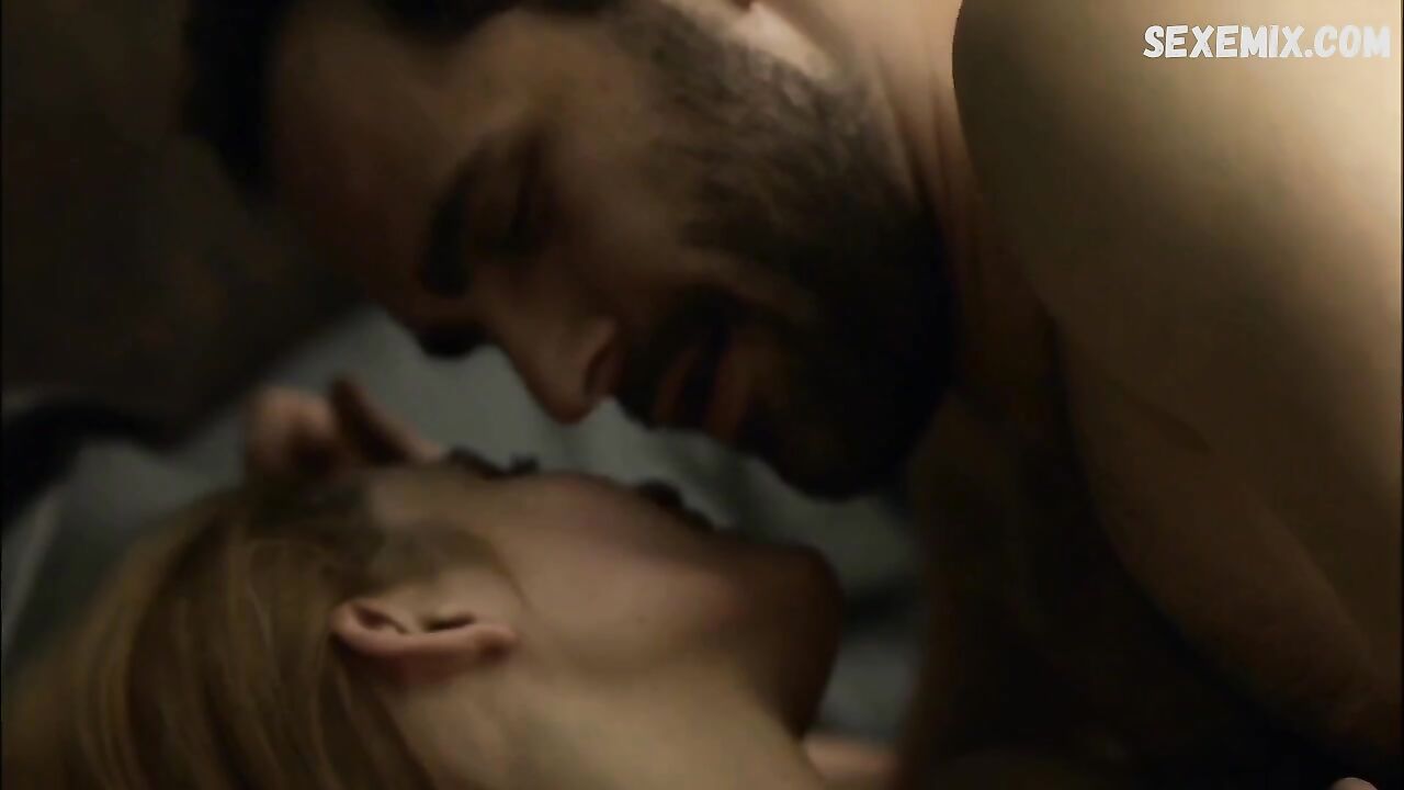 Elodie Frege sexy scene in La fille de l'apres-midi (2010)