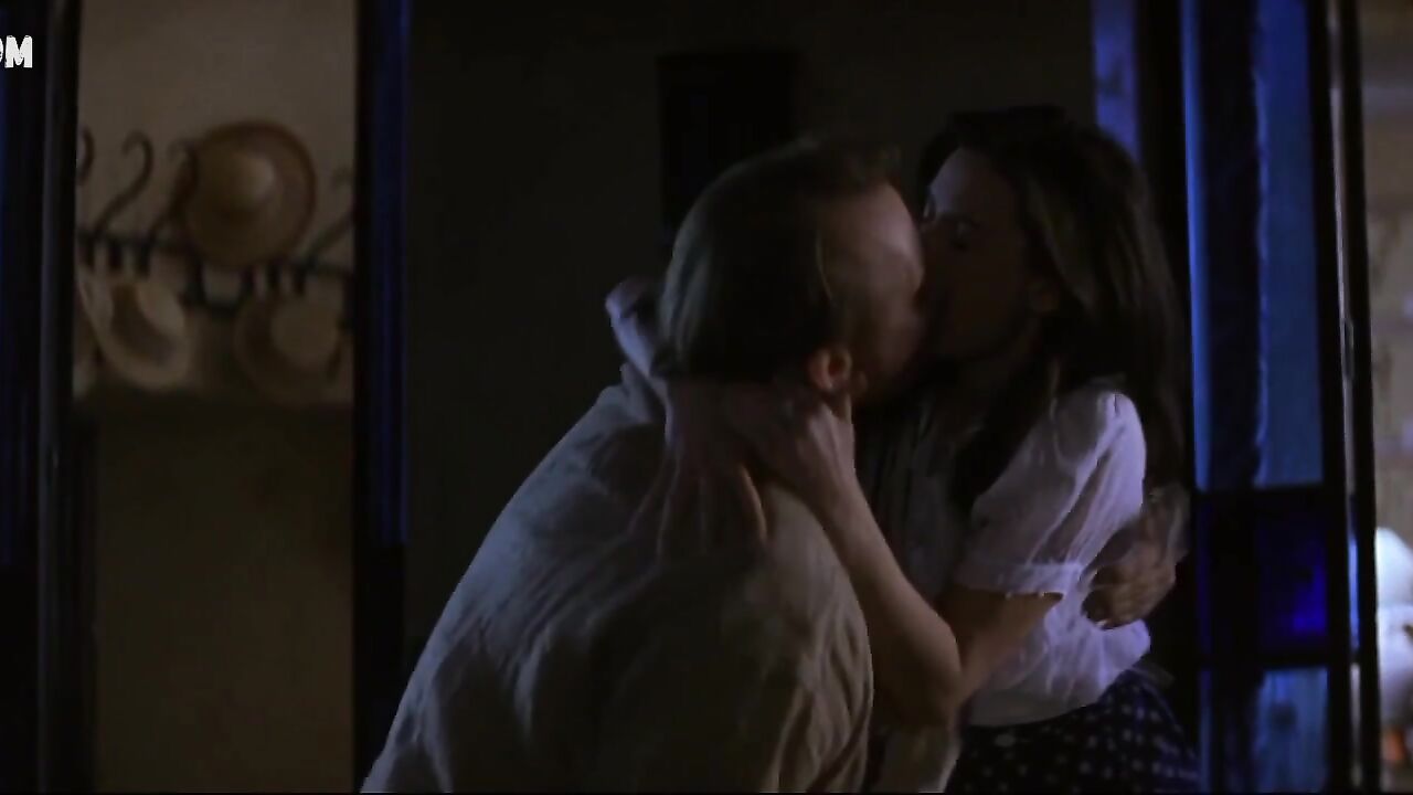 Demi Moore has a love scene in Passion of Mind (2000)