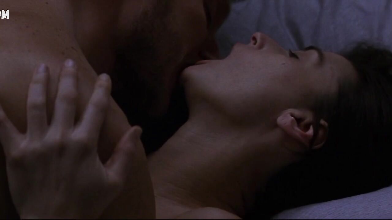 Demi Moore has a love scene in Passion of Mind (2000)