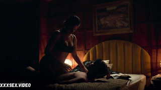 Liz Gallardo underwear, scene in Bunker s01e03 (2022)