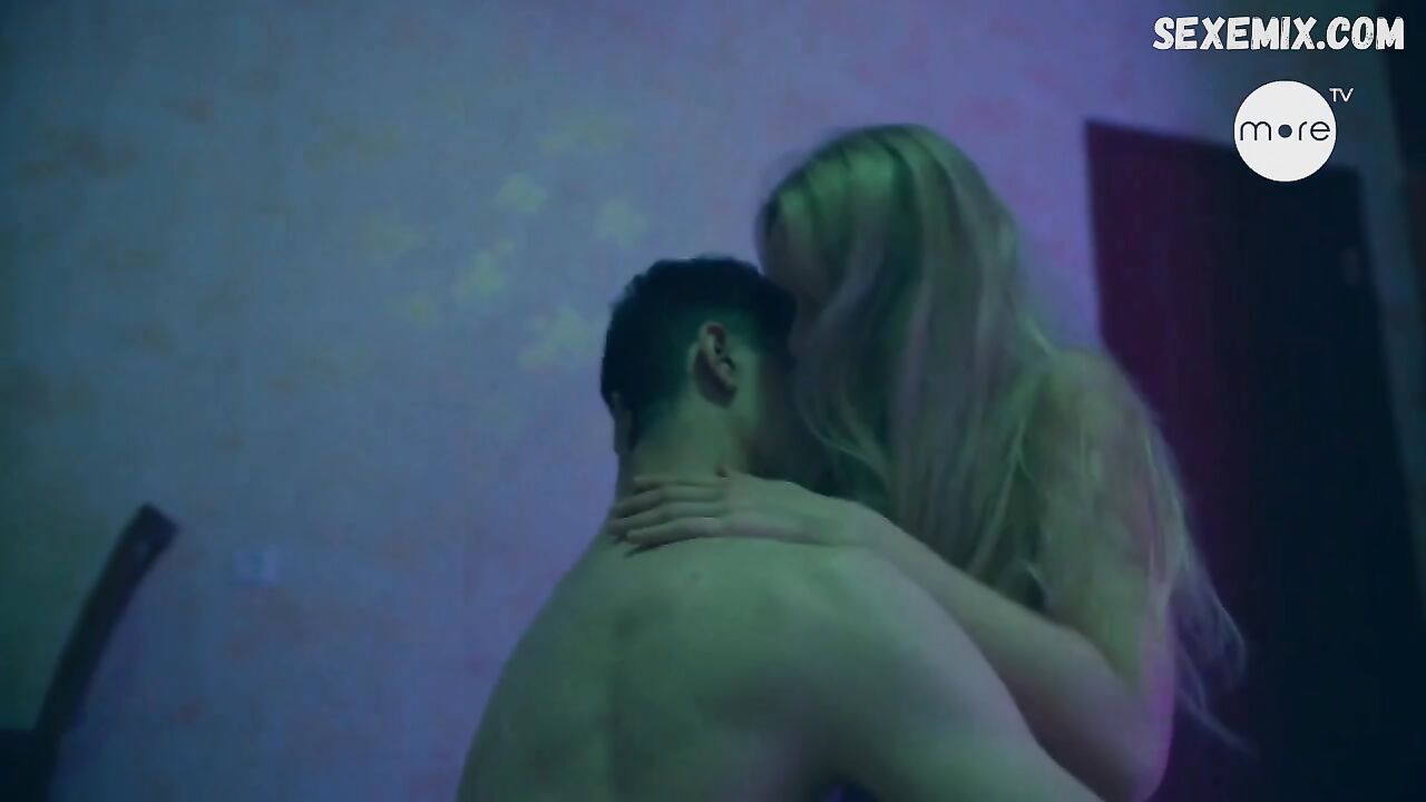 Anastasiya Krylova poses nude during sex, scene in Trudnyye podrostki s03e09 (2021)