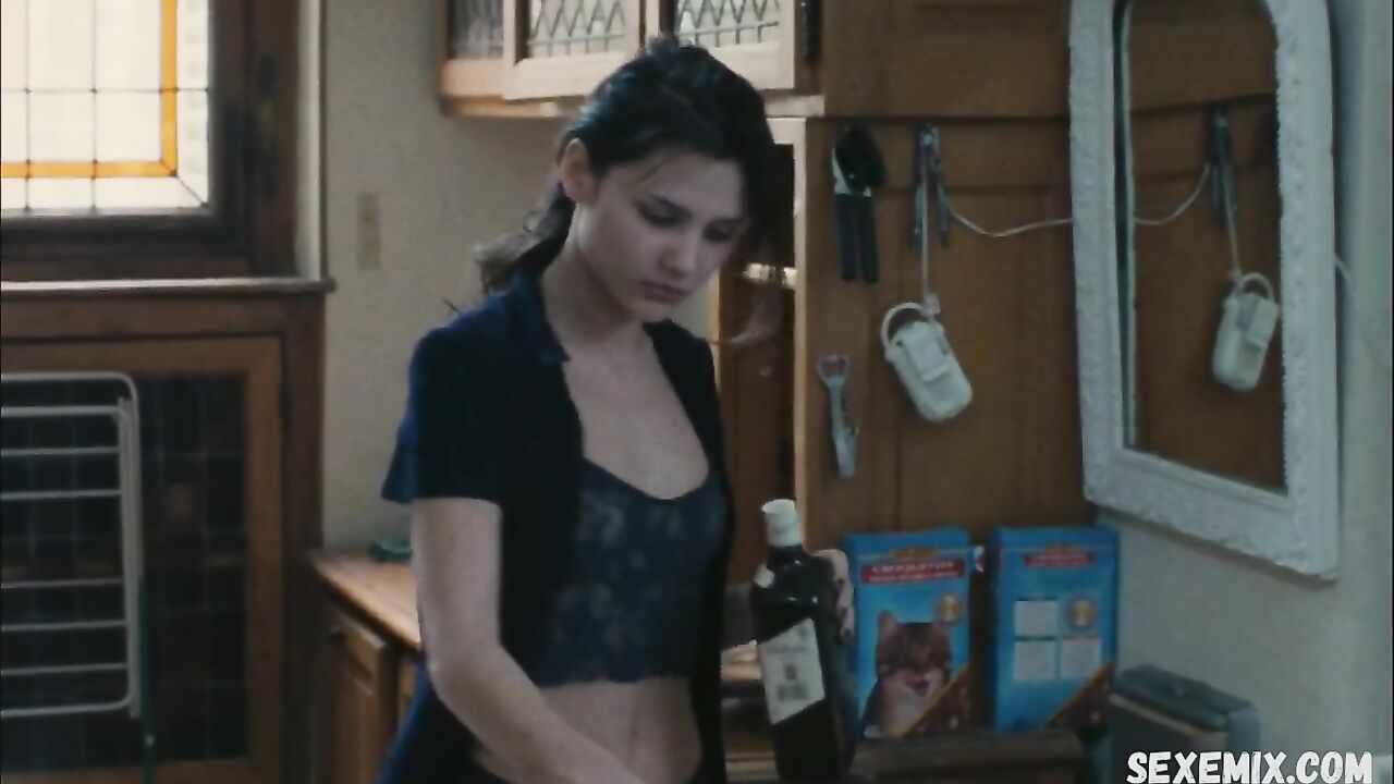 Virginie Ledoyen underwear scene in Late August, Early September (Fin aout, debut septembre) (1998)