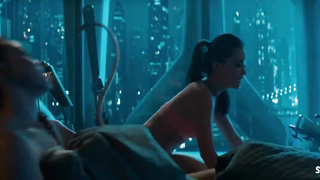 Alice Eve in lingerie nera, scena di Star Trek Into Darkness (2013)