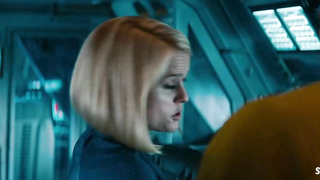 Alice Eve in lingerie nera, scena di Star Trek Into Darkness (2013)