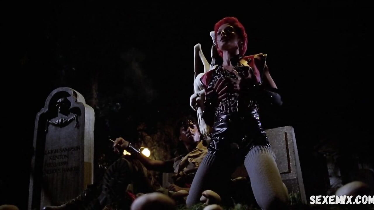 Linnea Quigley shows full frontal nudity, scene in Return of the Living Dead (1985)