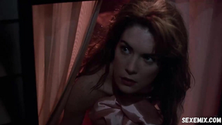 Lara Flynn Boyle bikini scene in The Temp (1993)