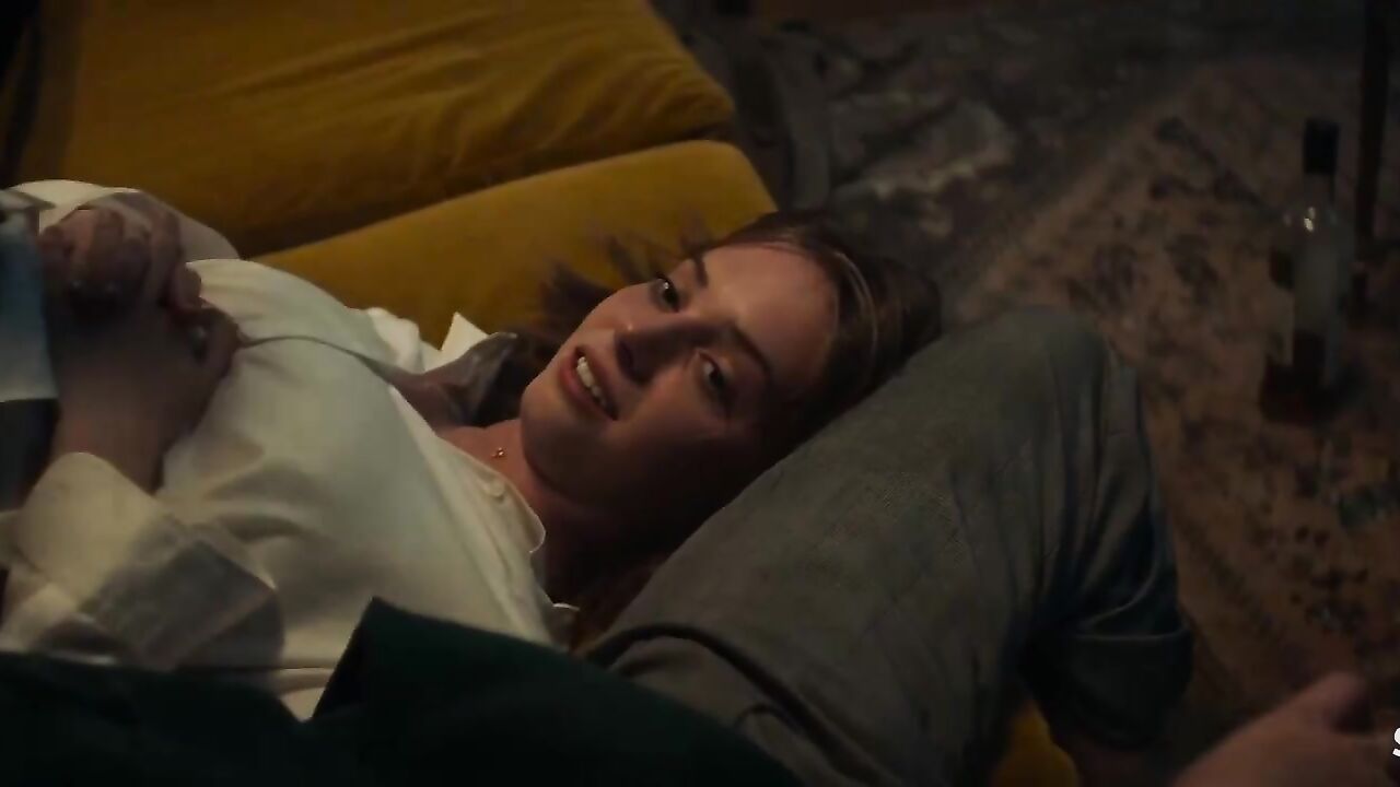 Maya Hawke is very sexy in the movie ”Mainstream” (2020)