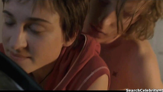 Henriette Heinze sexy, scene in Auftauchen (2006)