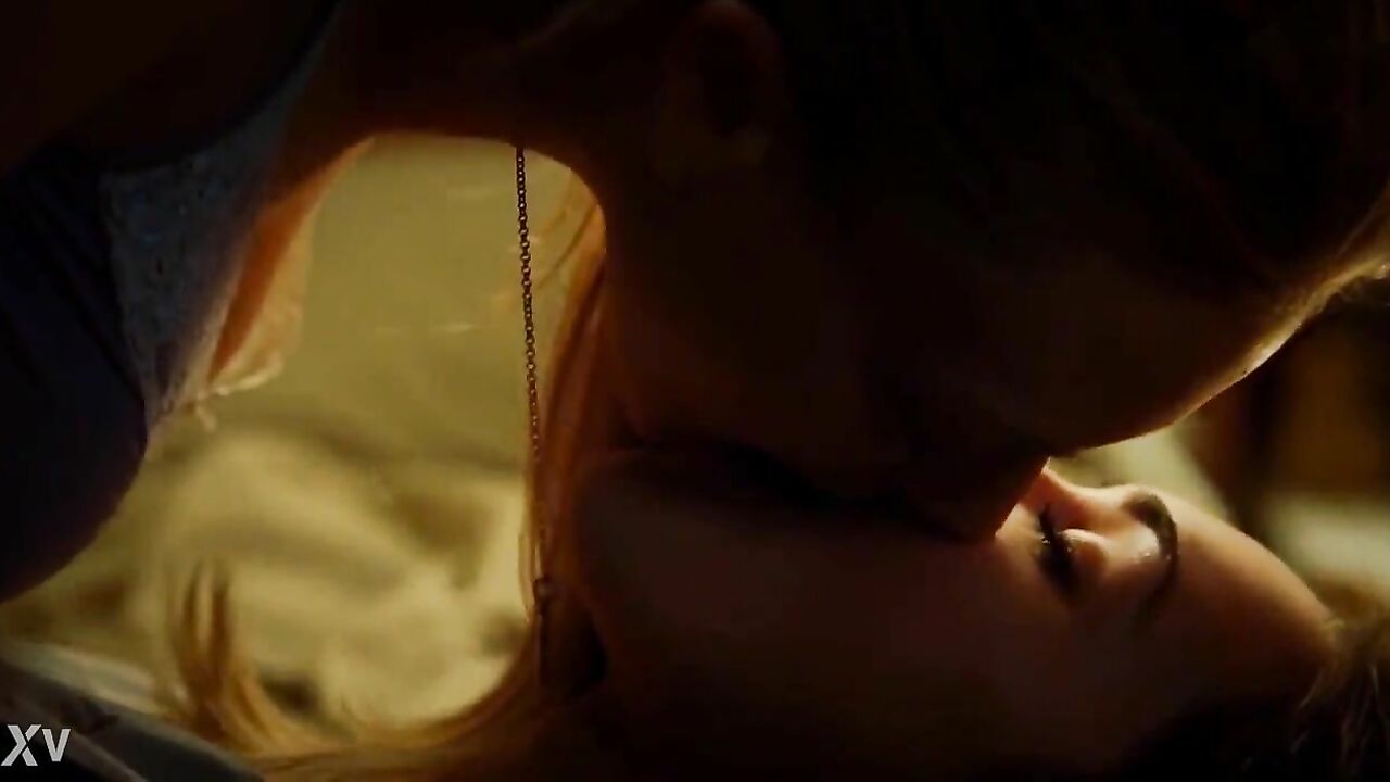 Megan Fox & Amanda Seyfried Lesben Kiss-Jennifers Body