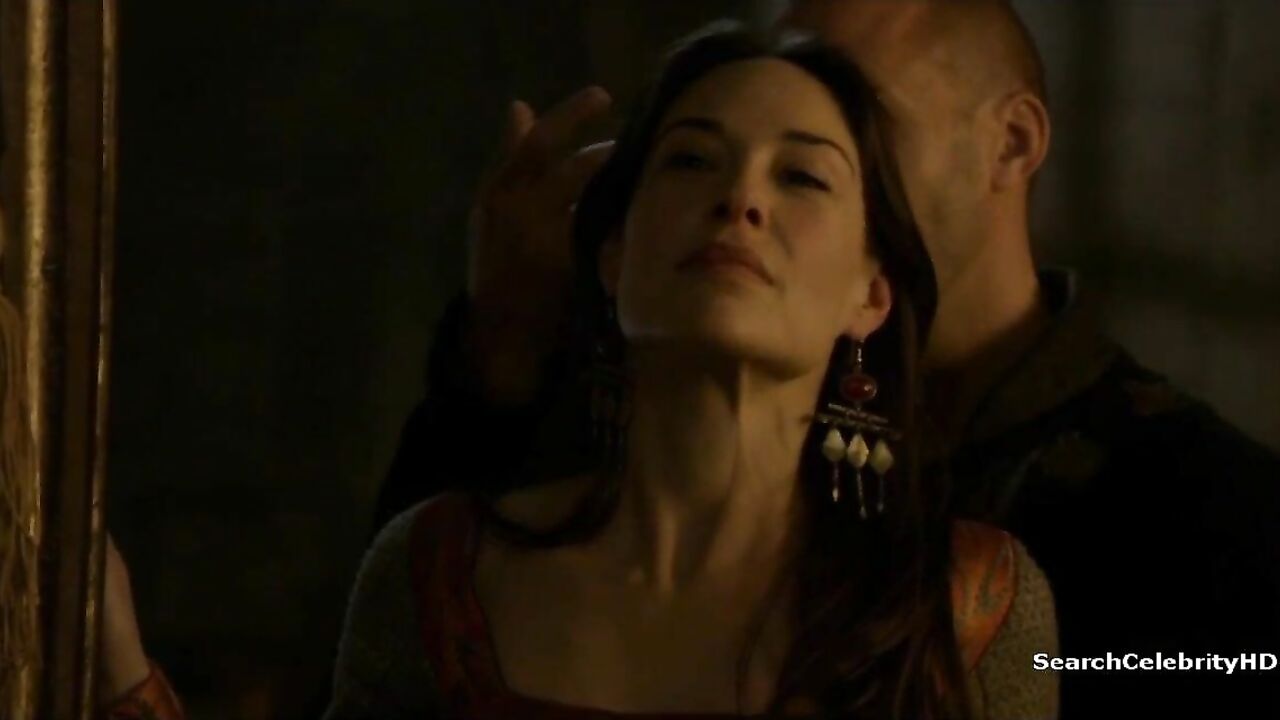 Claire Forlani Camelot S01E08 2011