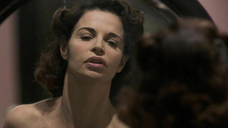 Scène de nu d'Anna Galiena dans Black Angel (2002)