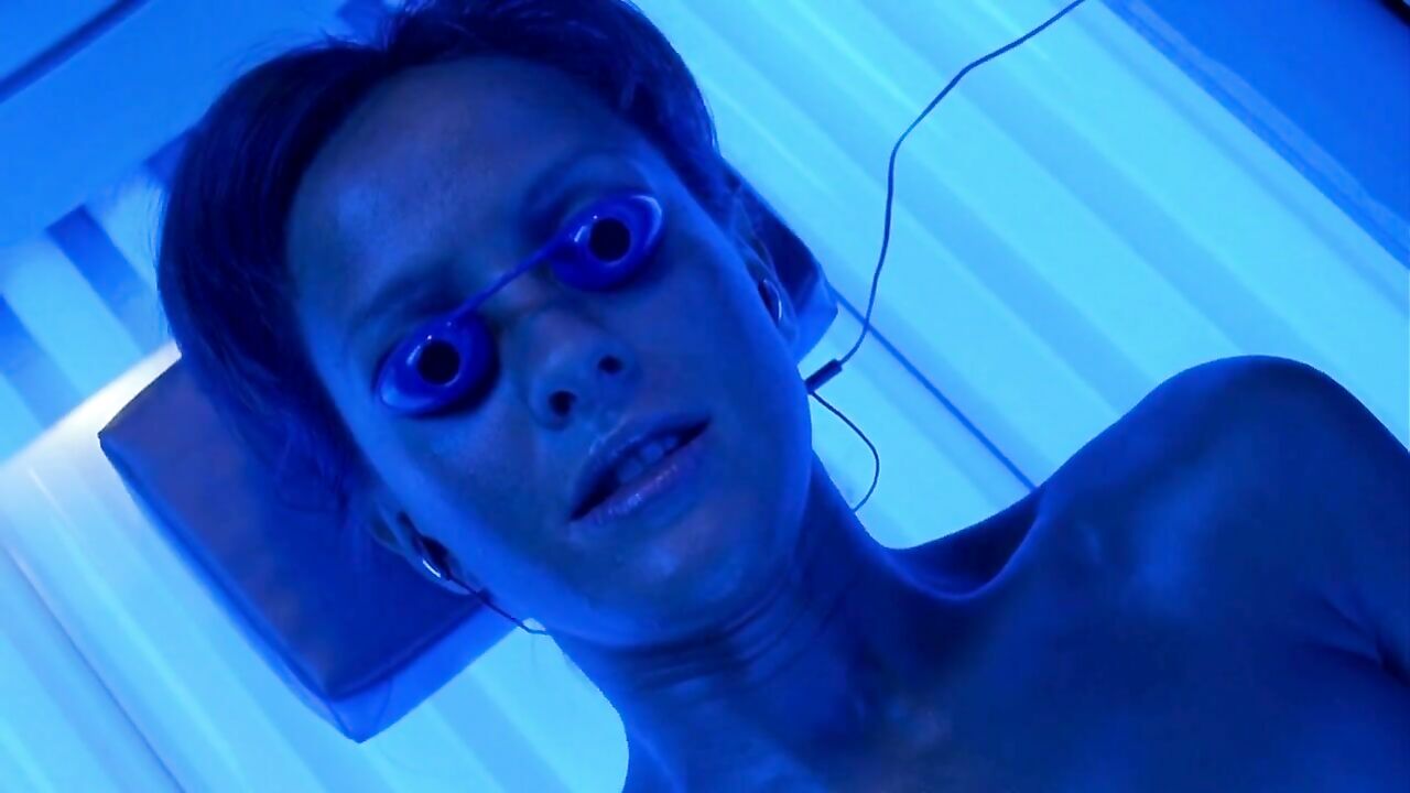 Chelan Simmons, Crystal Lowe nude scene in Final Destination 3 (2006)