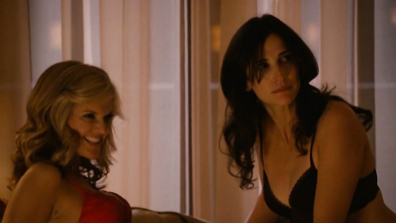 Arden Myrin nude, Michaela Watkins nude, Lesbian scene in Hung s03e01 (2011)