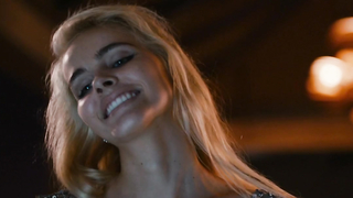 Isabel Lucas Sıska vücudunda güzel büyük kıç, gündüz için tombul kıçzzz:D - The Loft (2014)