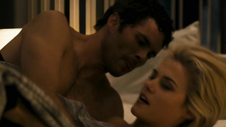 The Loft (2014) filmindeki Rachael Taylor ve Dora Madison Burge seks sahnesi