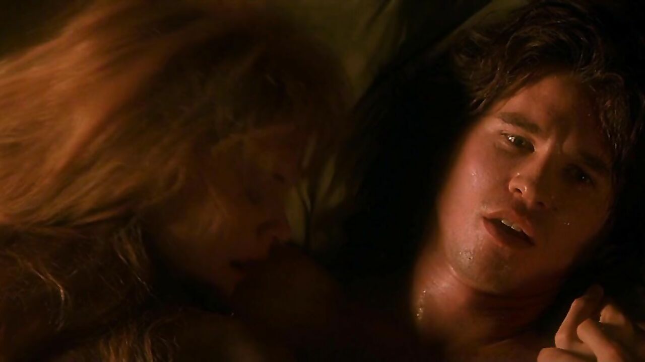 Meg Ryan nude, Christina Fulton nude, erotic scene in The Doors (1991)