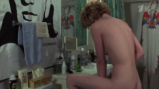 Michelle Pfeiffer nude, butt scene in Into the Night (1985)