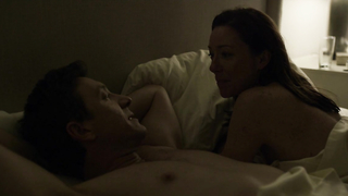 Molly Parker in sexy scene from House of Cards Molly Parker looks pretty hot in sex scene.