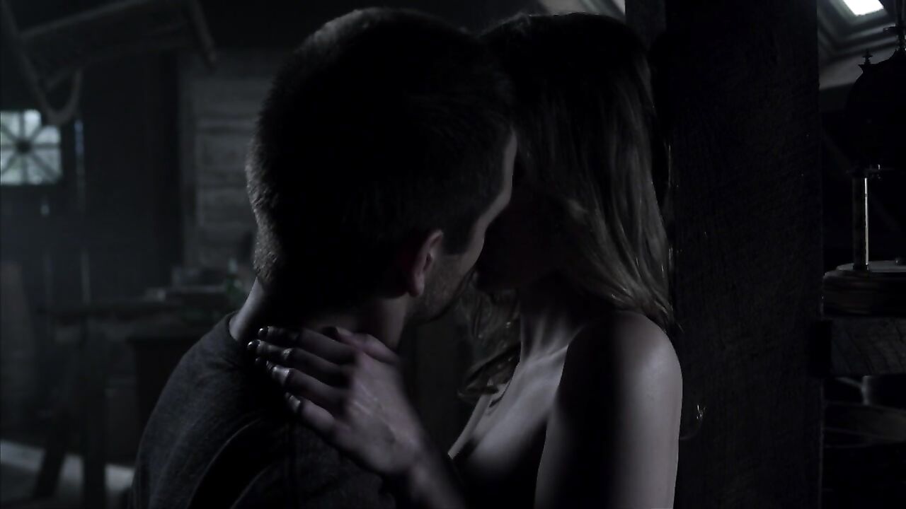 Lili Simmons nude, scene in Banshee s01e05 (2013)