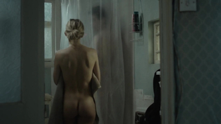 Kate Hudson nude, butt - Good People (2014)