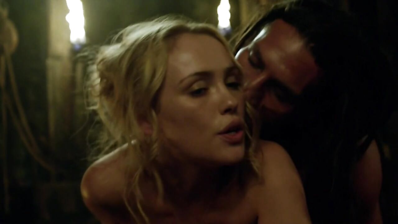 Hannah New nude, doggy sex scene - Black Sails s02e03 (2015)