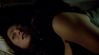 Jessica Parker Kennedy nude, Clara Paget sexy, lesbian scene in - Black Sails s02e02 (2015)