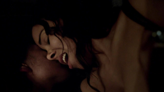 Jessica Parker Kennedy nude, Clara Paget sexy, lesbian scene in - Black Sails s02e02 (2015)