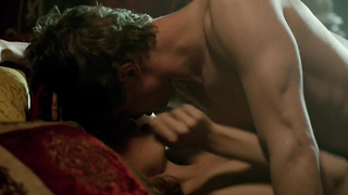 Rebecca Ferguson nue se fait baiser - La reine blanche s01e03-05 (2013)