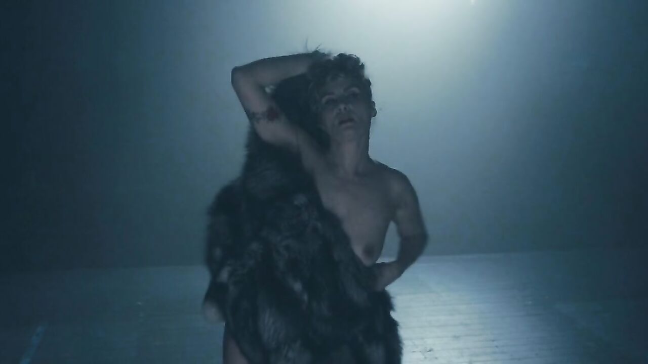 Emmanuelle Seigner shows us her tits - Venus in Fur (2013)