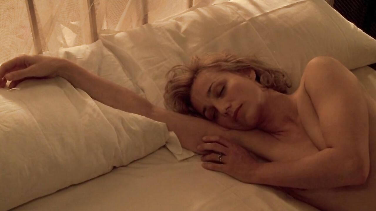 Kristin Scott Thomas nude, breasts scene - The English Patient (1996)