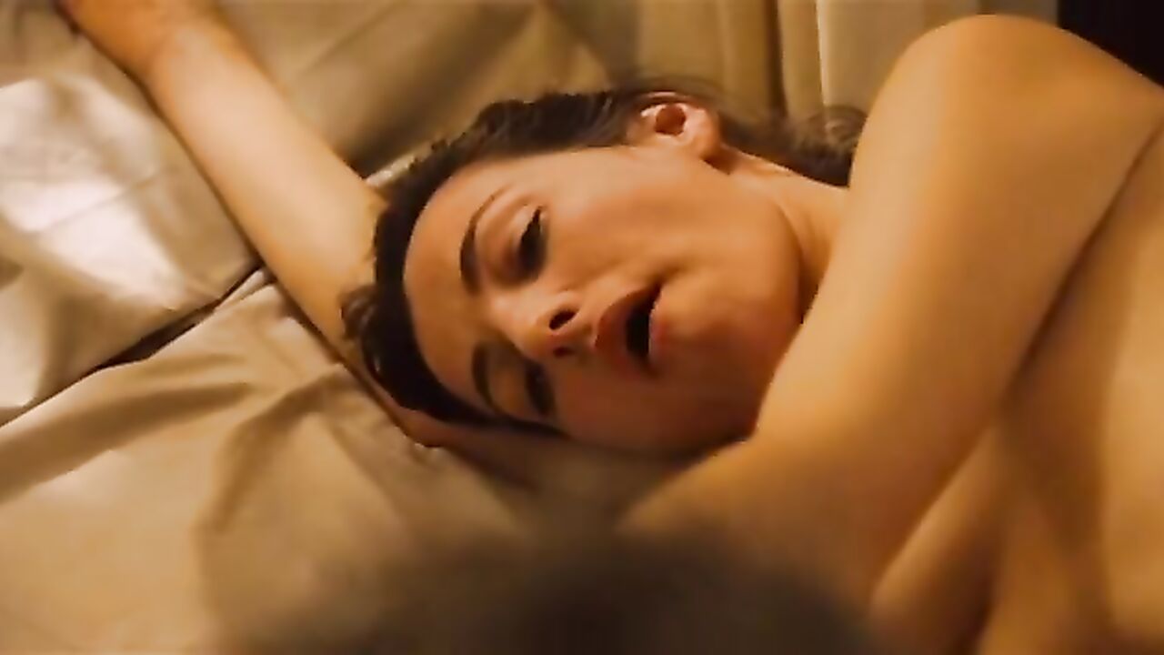 Rosamund Pike nude, Ayelet Zurer nude, sex scene - Fugitive Pieces (2007)