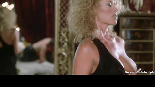 Sybil Danning em Howling Your Sister a Werewolf 1986