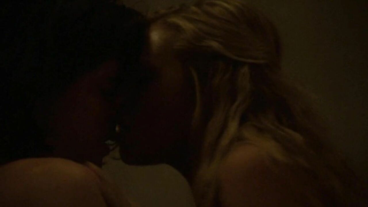 Eliza Taylor sexy nude, sex scene from The 100 s01e04-05 (2014)