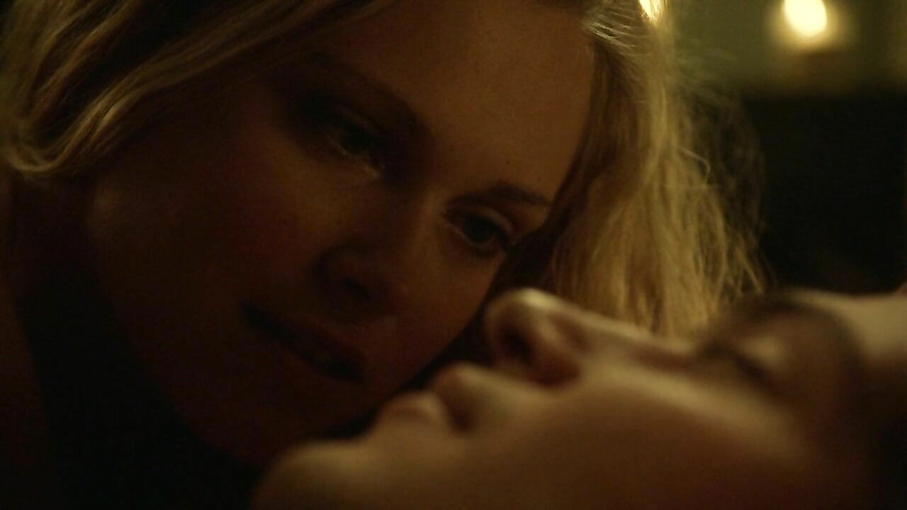 Eliza Taylor sexy nude, sex scene from The 100 s01e04-05 (2014)