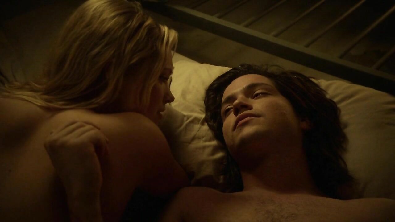 Eliza Taylor sexy nude, sex scene from The 100 s01e04-05 (2014)