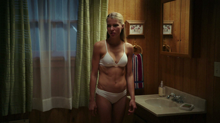 Lexi Atkins seksowna - Zombeavers (2014)