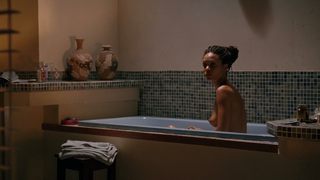 Thandie Newton nackt, Sexszene aus Half of a Yellow Sun (2013)