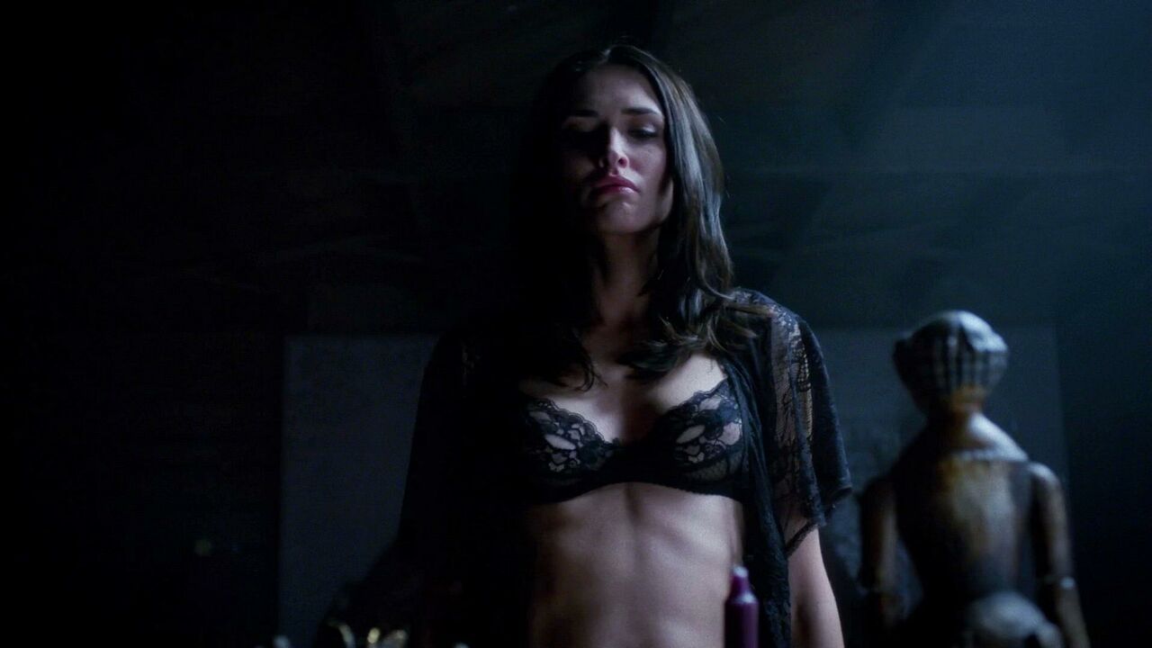 Karolina Wydra - True Blood s07e06 (2014)